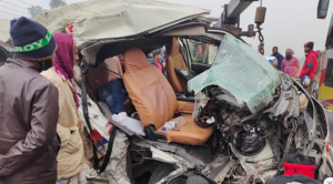 ফরিদপুরে ট্রাক ও অ্যাম্বুলেন্সের মুখোমুখি সংঘর্ষে ভাই-বোনসহ তিনজন নিহত